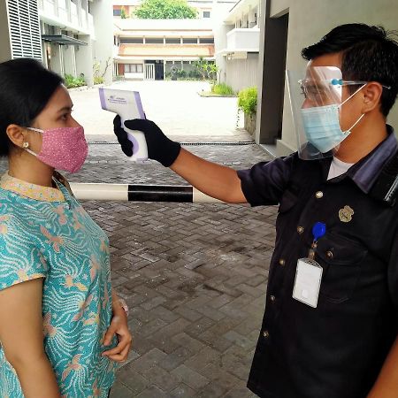 Hotel Quirin Semarang Bagian luar foto