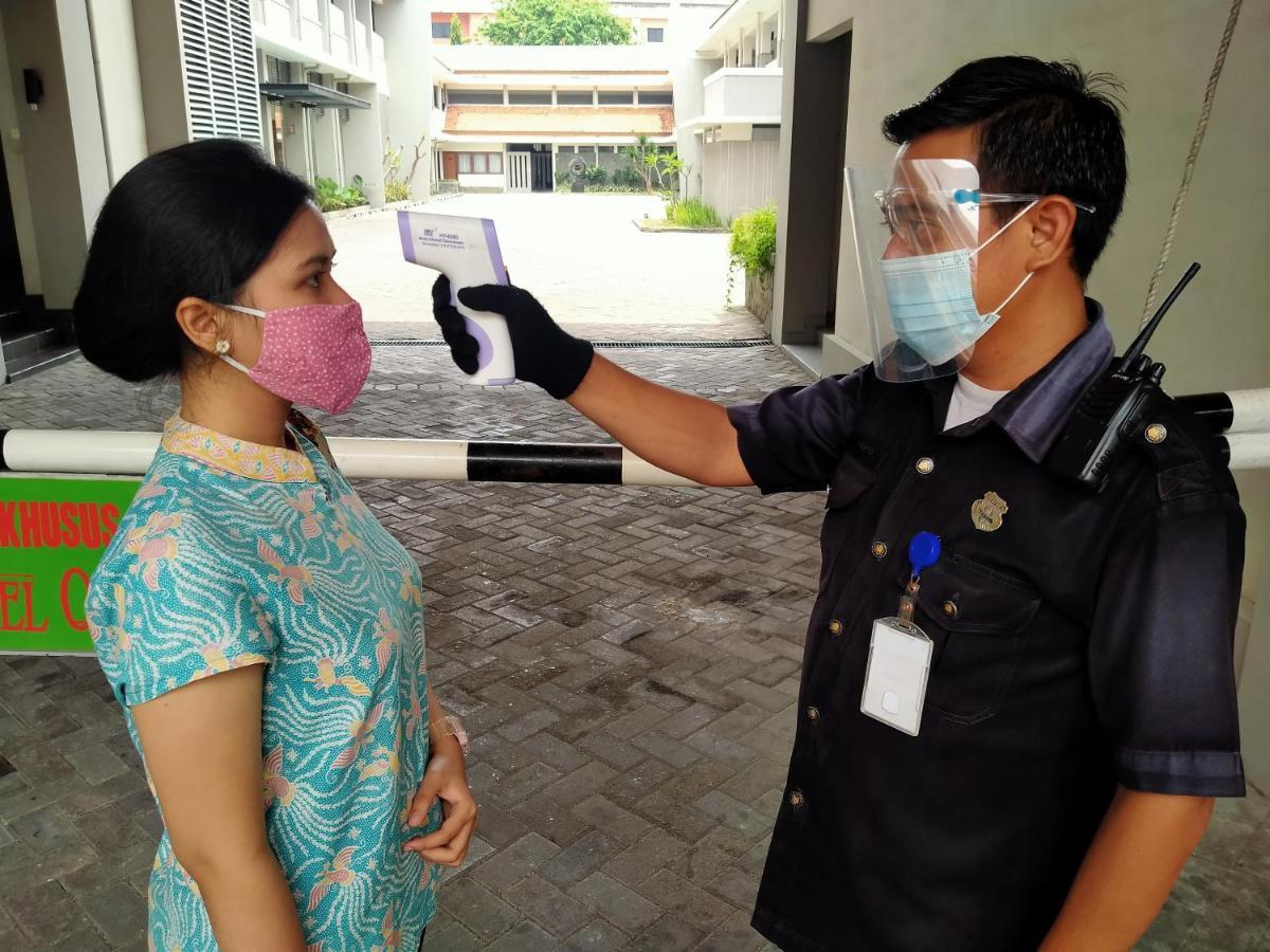 Hotel Quirin Semarang Bagian luar foto