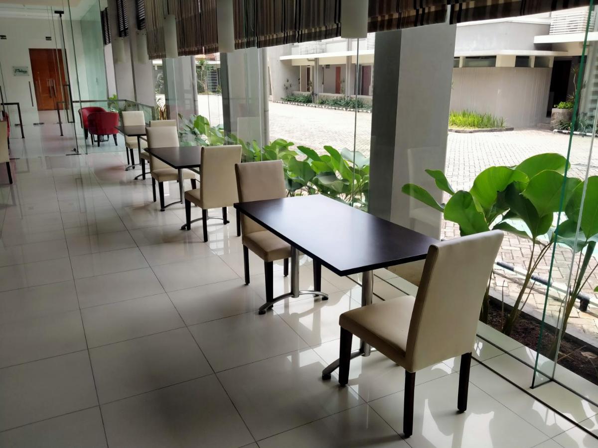 Hotel Quirin Semarang Bagian luar foto