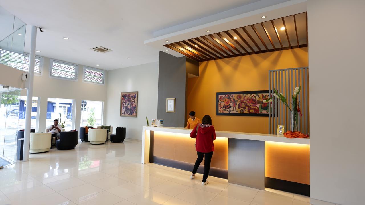 Hotel Quirin Semarang Bagian luar foto