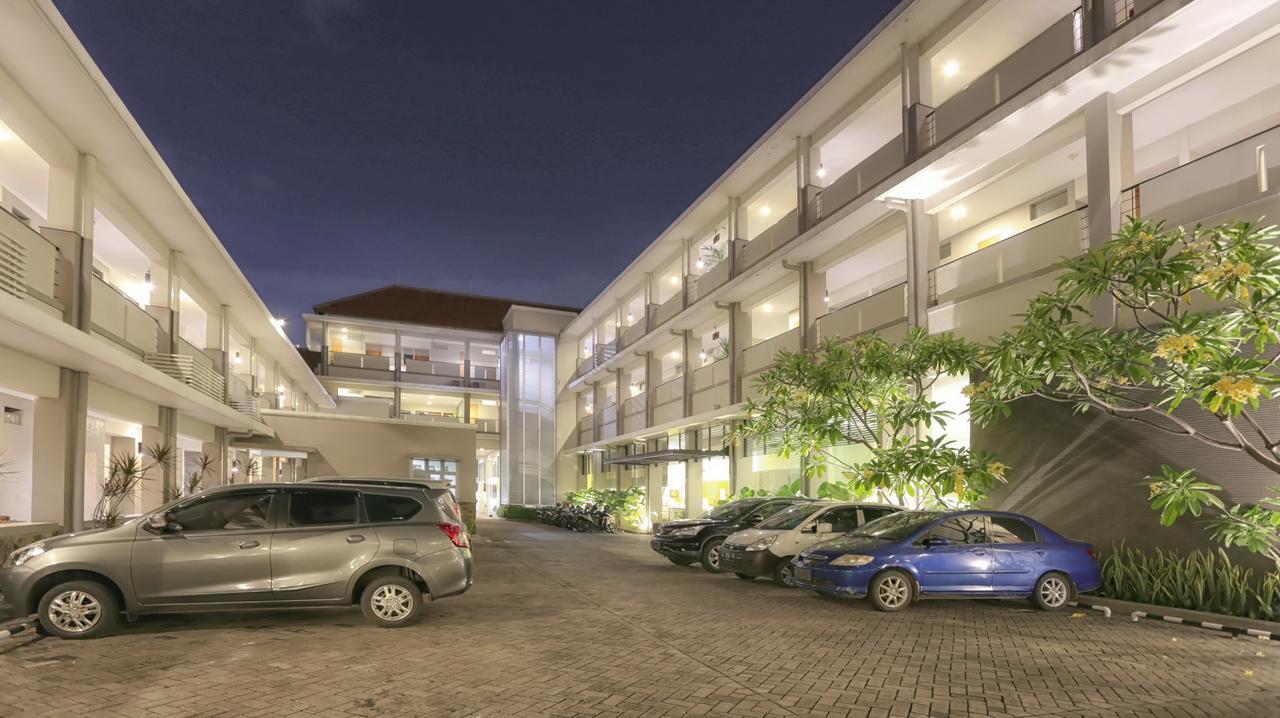 Hotel Quirin Semarang Bagian luar foto