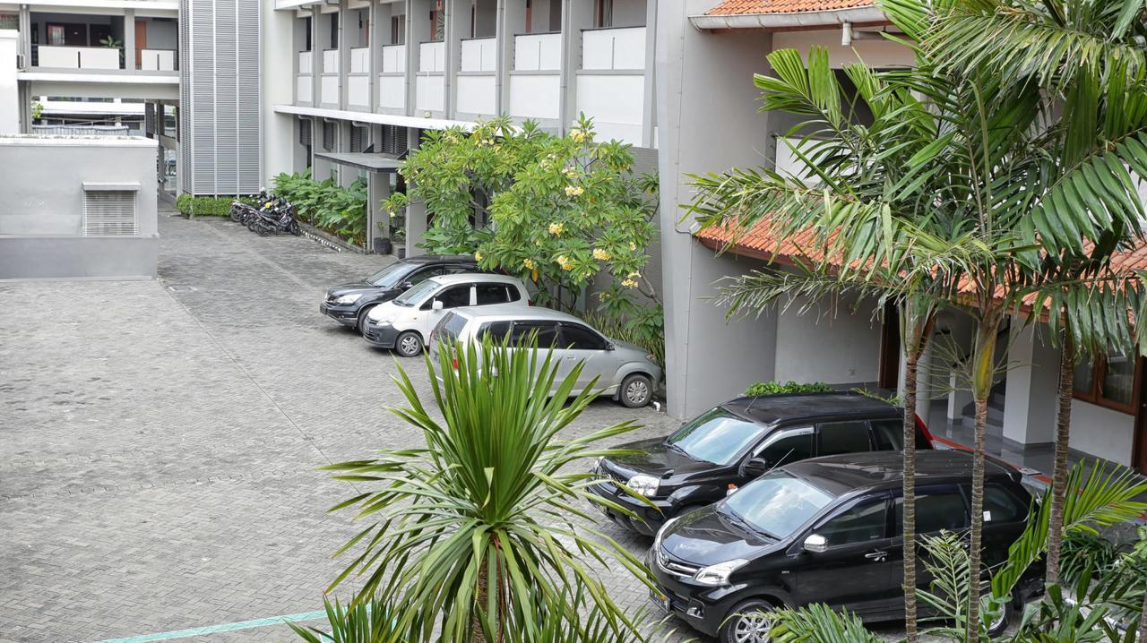 Hotel Quirin Semarang Bagian luar foto