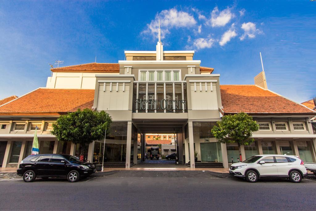 Hotel Quirin Semarang Bagian luar foto